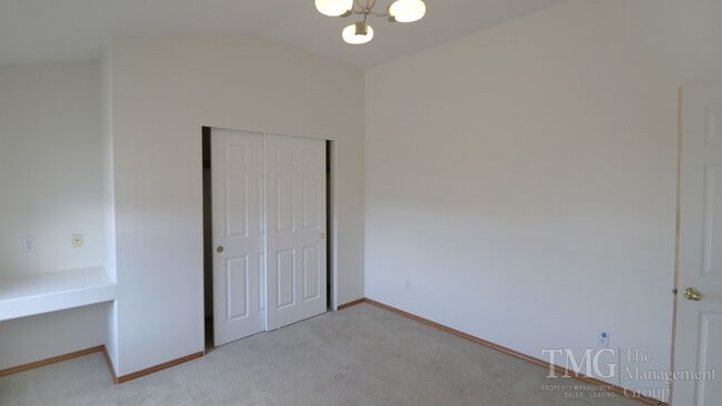 Building Photo - Beautiful 4-Bedroom Home with Custom Finishes & Thoughtful Layout