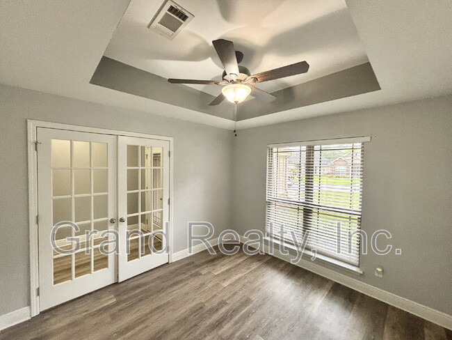 Building Photo - 5892 Dunridge Drive