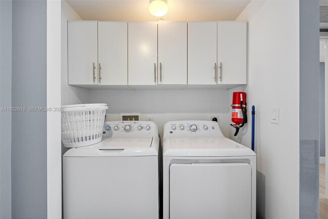 Building Photo - 2600 E Hallandale Beach Blvd