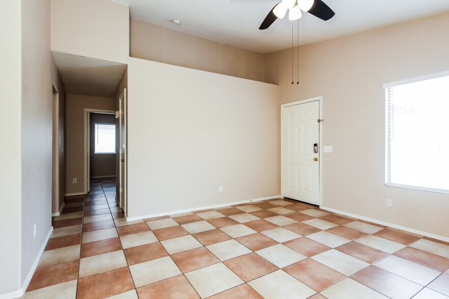 Building Photo - 8621 W Mission Ln