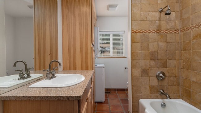 Building Photo - 524 A Juniper
