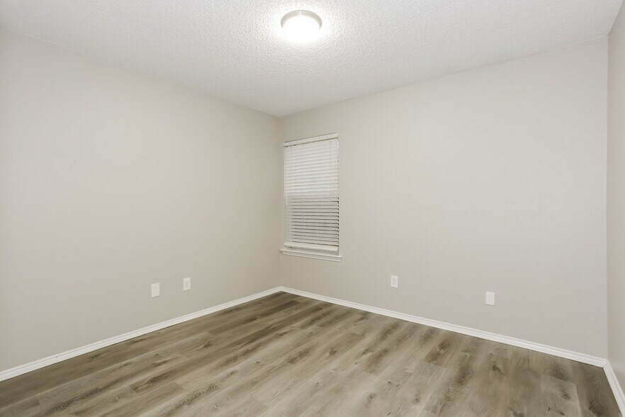 Building Photo - 2412 Ensenada Ln