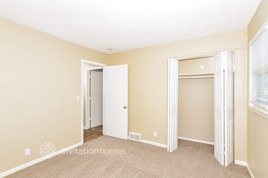 Building Photo - 816 81st Ave N