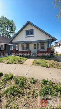 Building Photo - 2 Bedroom 1 Bathroom home in Kansas City!