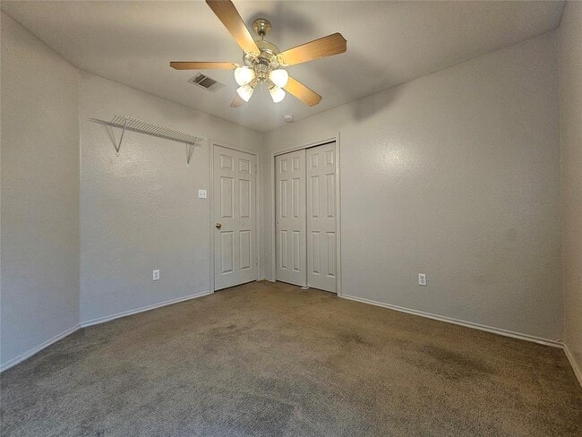Building Photo - 130 Star of Texas Dr
