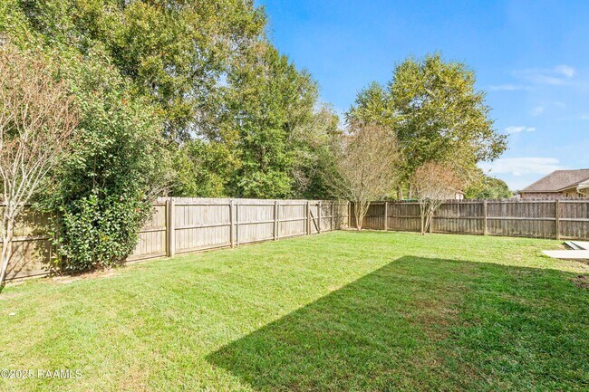 Building Photo - 307 Flanders Ridge Dr