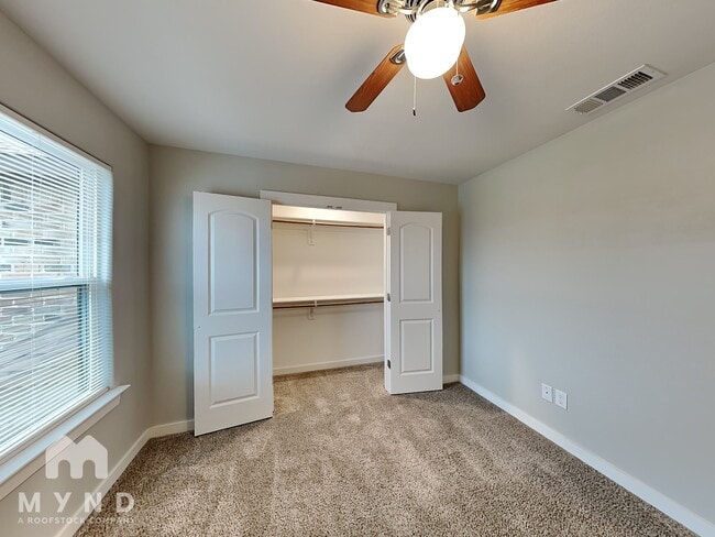 Building Photo - 712 Perry Ave