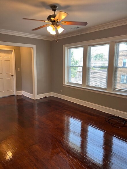Building Photo - 1640 N Lamon Ave