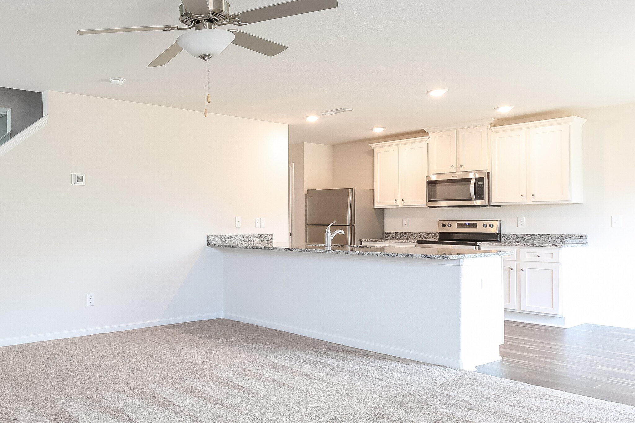 Building Photo - 2207 Southlea Dr