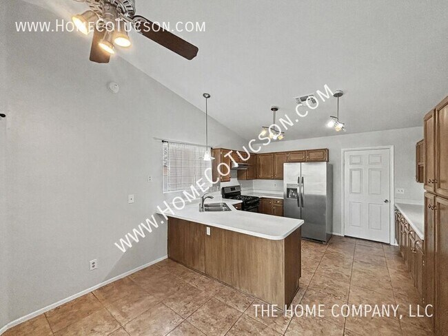 Building Photo - 12690 N Bandanna Way