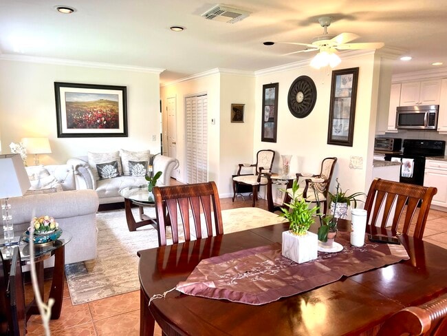 Building Photo - 14385 Campanelli Dr