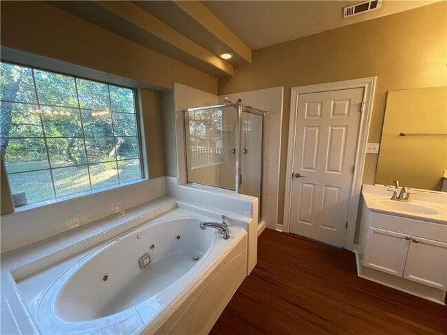 Building Photo - 10501 Hill Country Skyline