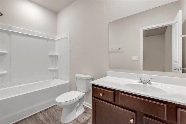 Building Photo - 2106 Irvin Ct