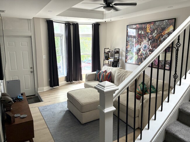 Primary Photo - 832 W 35th St