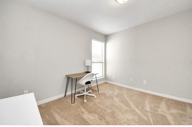 Building Photo - 5711 Sugar Hill Dr