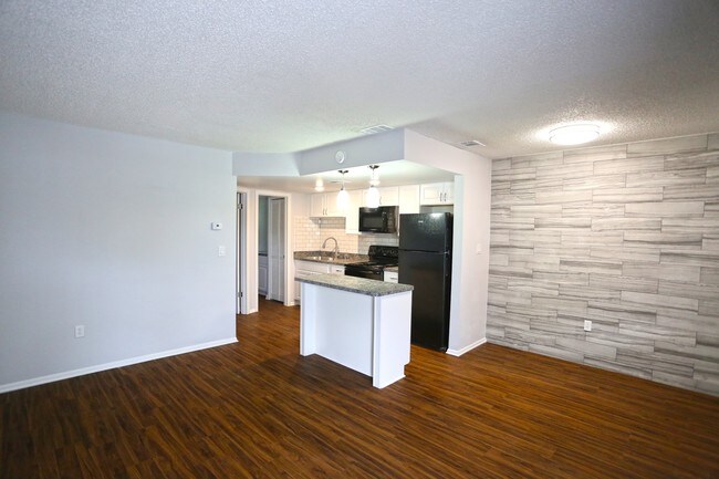 Condo Grade Dining/Kitchen - Betty Lane Apartments