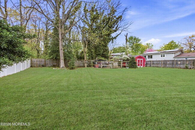 Building Photo - 536 River Dr