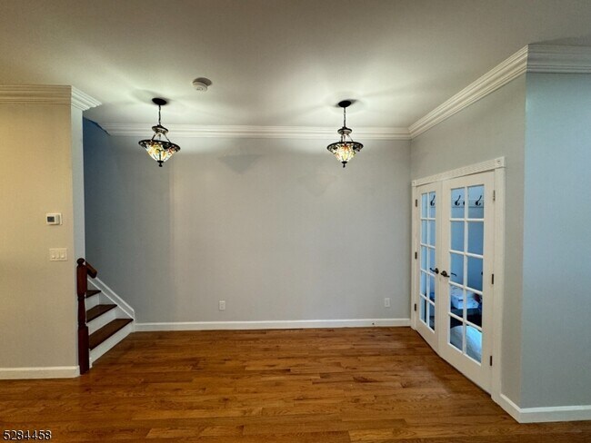 Building Photo - 47 Burnet St
