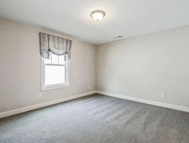 Building Photo - 137 Lucky Ribbon Ln