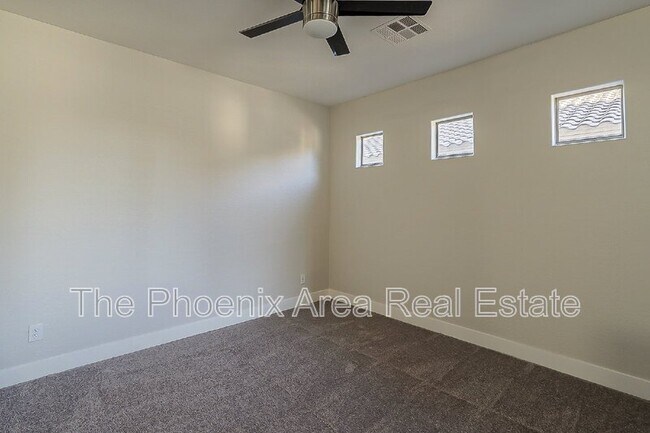 Building Photo - 4456 E Oxford Ln