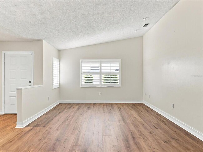 Building Photo - 5381 Kelly Dr