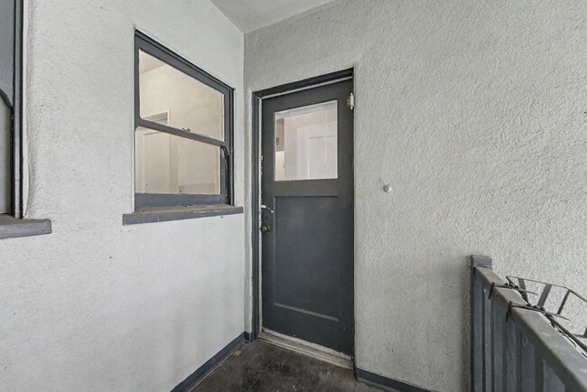 Building Photo - 1024 D St