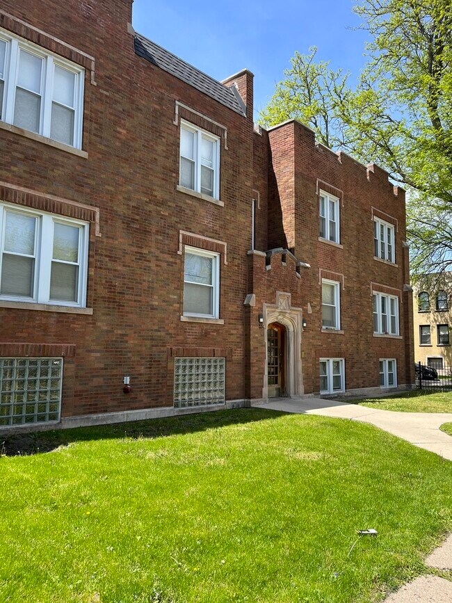 Primary Photo - 7800 S Prairie Ave