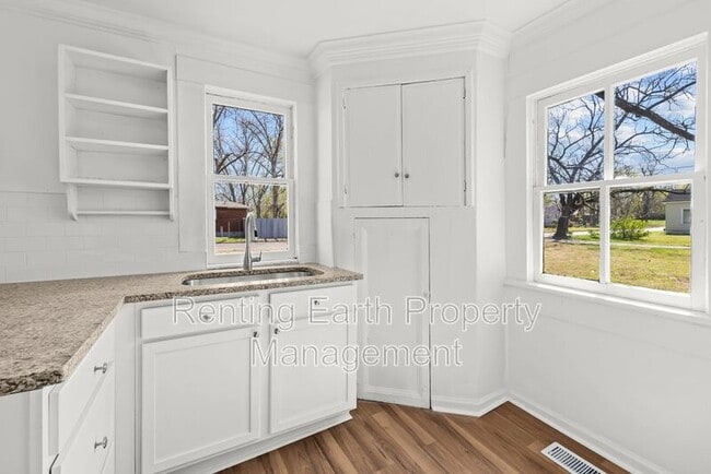 Building Photo - 2017 48th Street Ensley