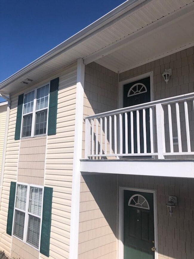 Primary Photo - Q201