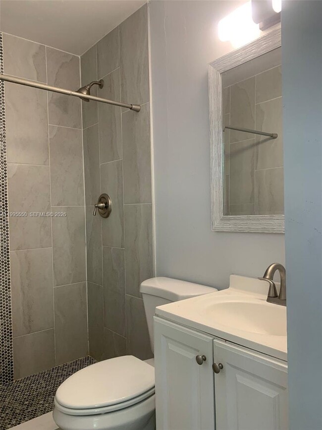 Building Photo - 1016 NE 17th Ave