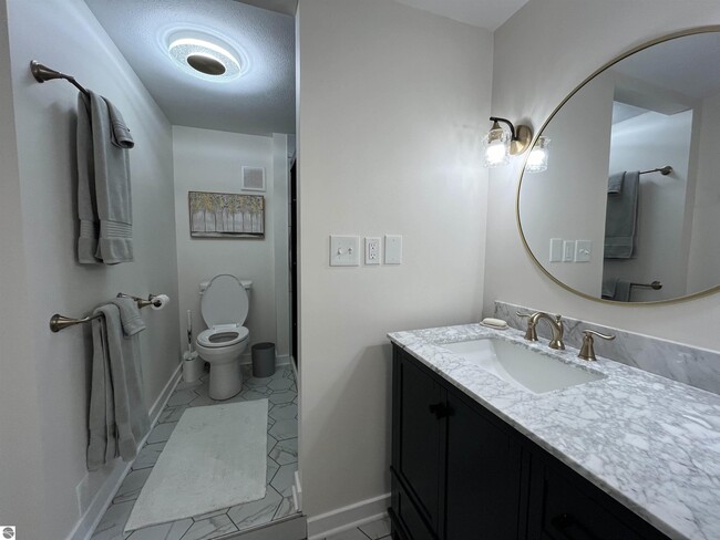 Building Photo - 3846 N Four Mile Rd