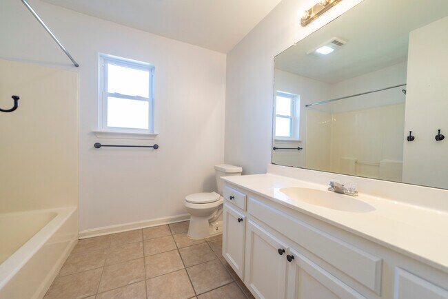 Building Photo - 35576 Melrose Ave