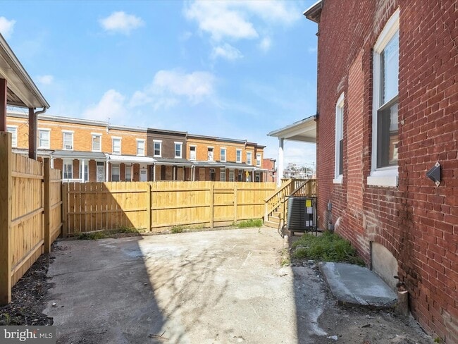 Building Photo - 2005 Kennedy Ave