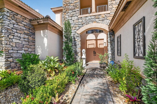 Building Photo - 9167 Oak Alley Dr