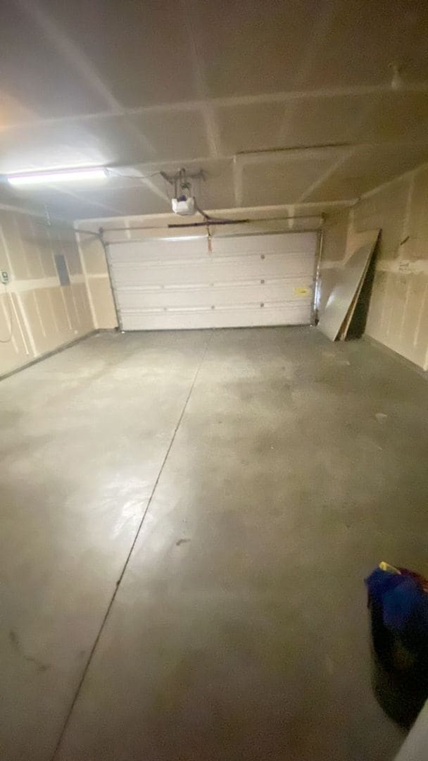 Building Photo - Super Cute Home!