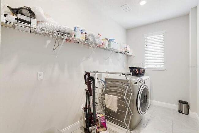 Building Photo - 8414 Vivaro Isle Way