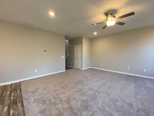Building Photo - 3599 Canal Square Dr