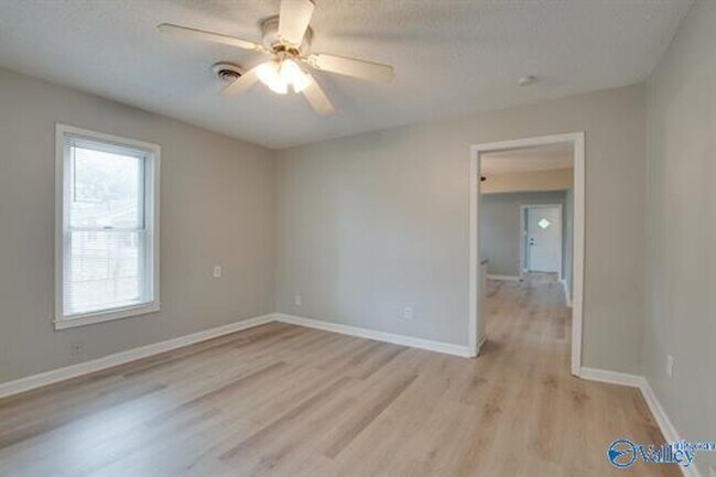 Building Photo - 2603 6th Ave SW