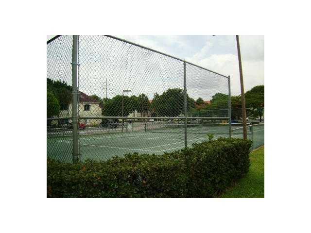 Building Photo - 815 W Boynton Beach Blvd