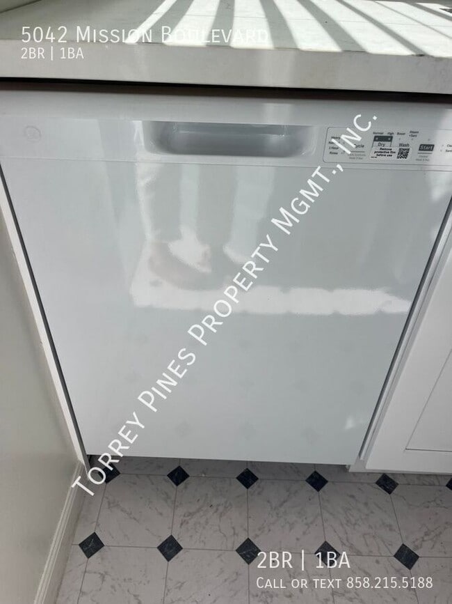 Building Photo - 5042 Mission Blvd