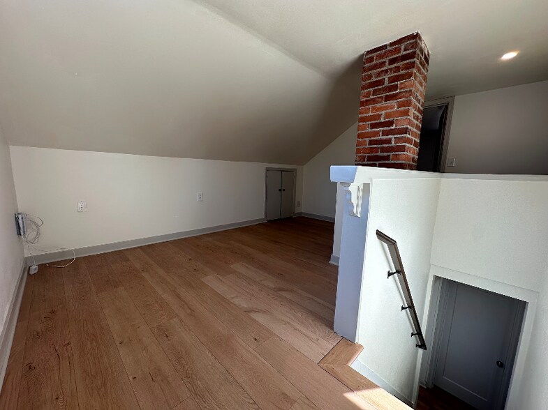 Building Photo - 2705 N Stevens St