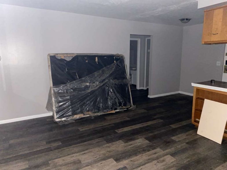 Building Photo - 1885 N Taylor Rd