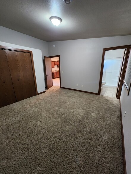 Master Bedroom with attached bathroom - 1454 River Edge Rd