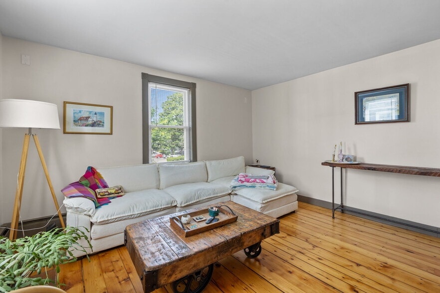 Building Photo - 9 Hodges Ct