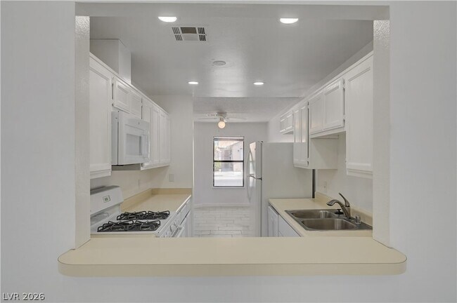 Building Photo - 313 Crosswind Way
