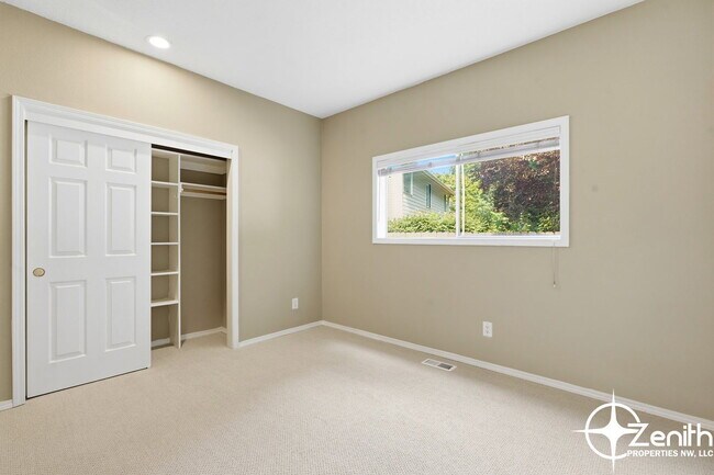 Building Photo - 2103 NE 161st Pl
