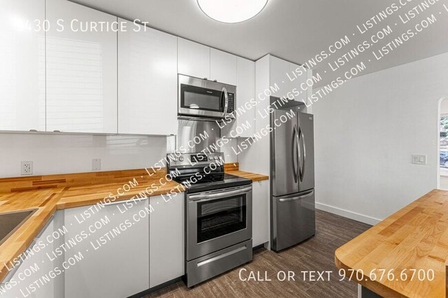 Building Photo - 5430 S Curtice St