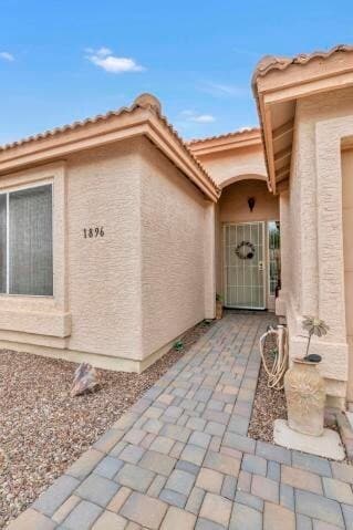 Building Photo - AVAILABLE OCTOBER - UNFURNISHED HOME IN SU...