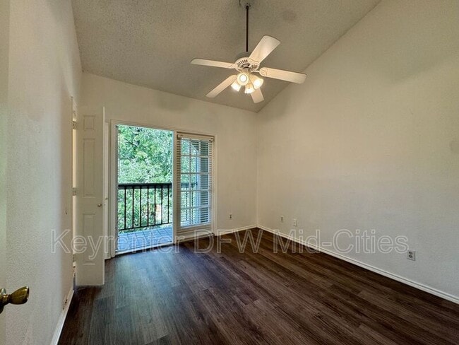 Building Photo - 4800 W Lovers Ln