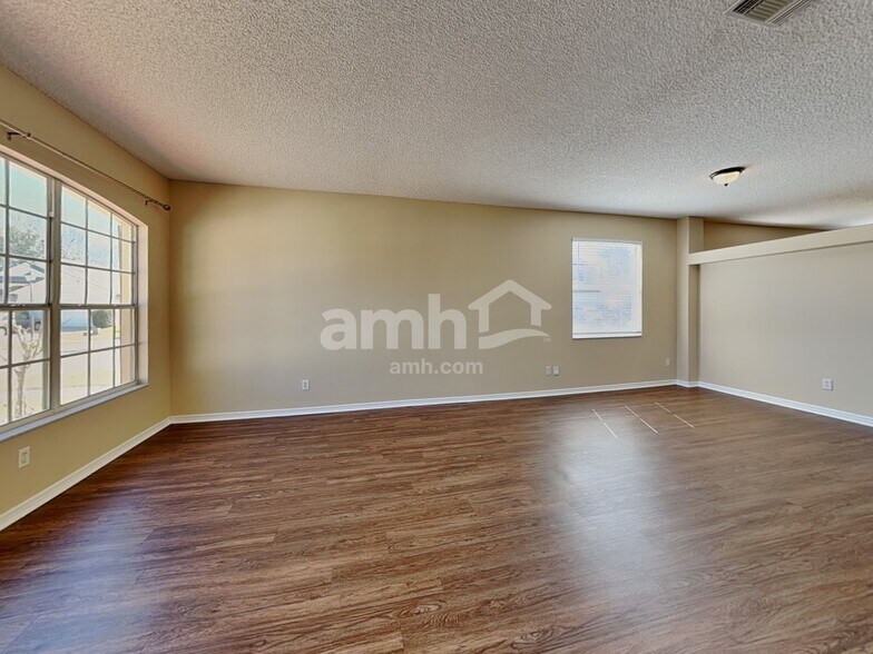 Building Photo - 14766 Kristenright Ln